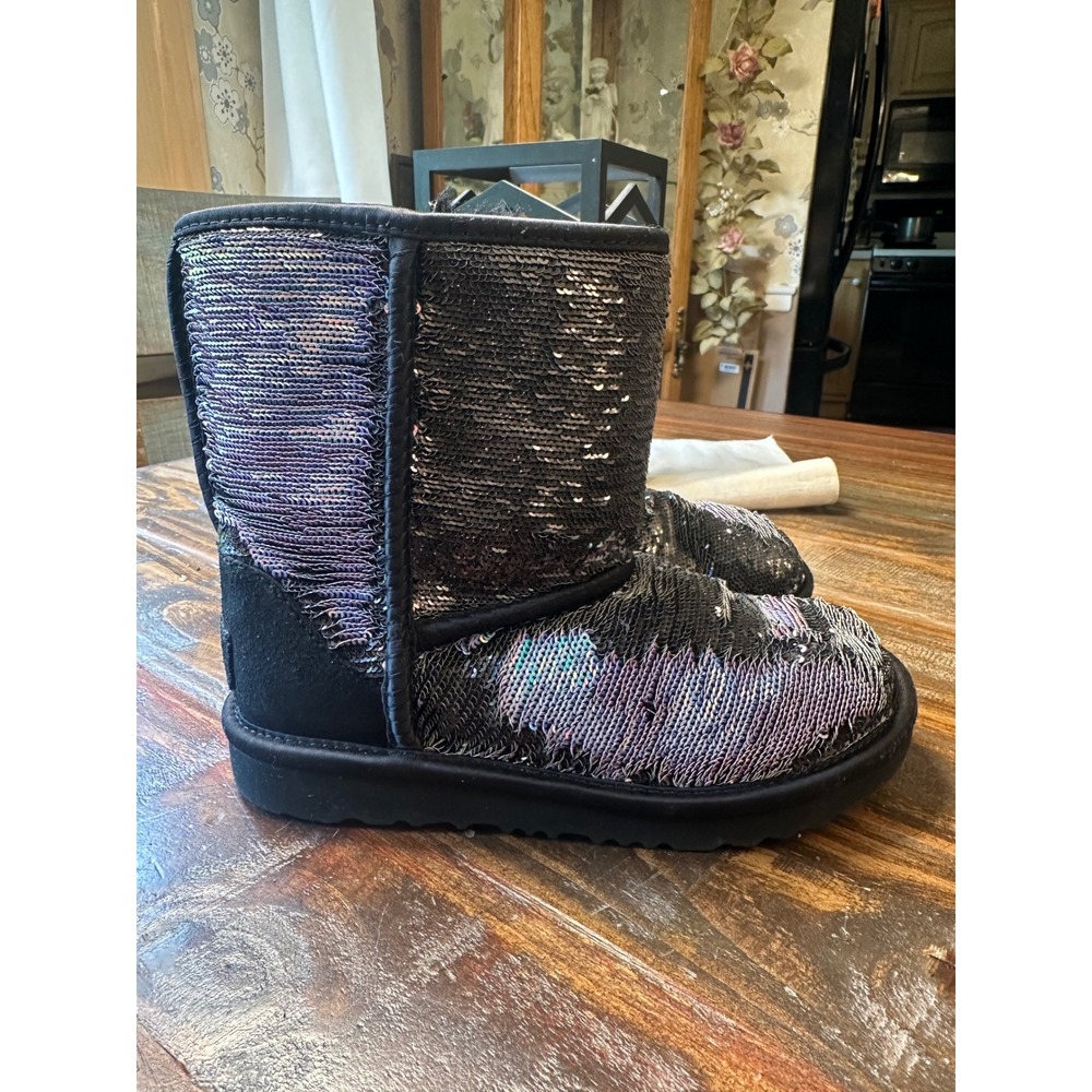 UGG Kids Classic Short Sequin Black Iridescent Aqua Purple Boots 1138233K Size 2
